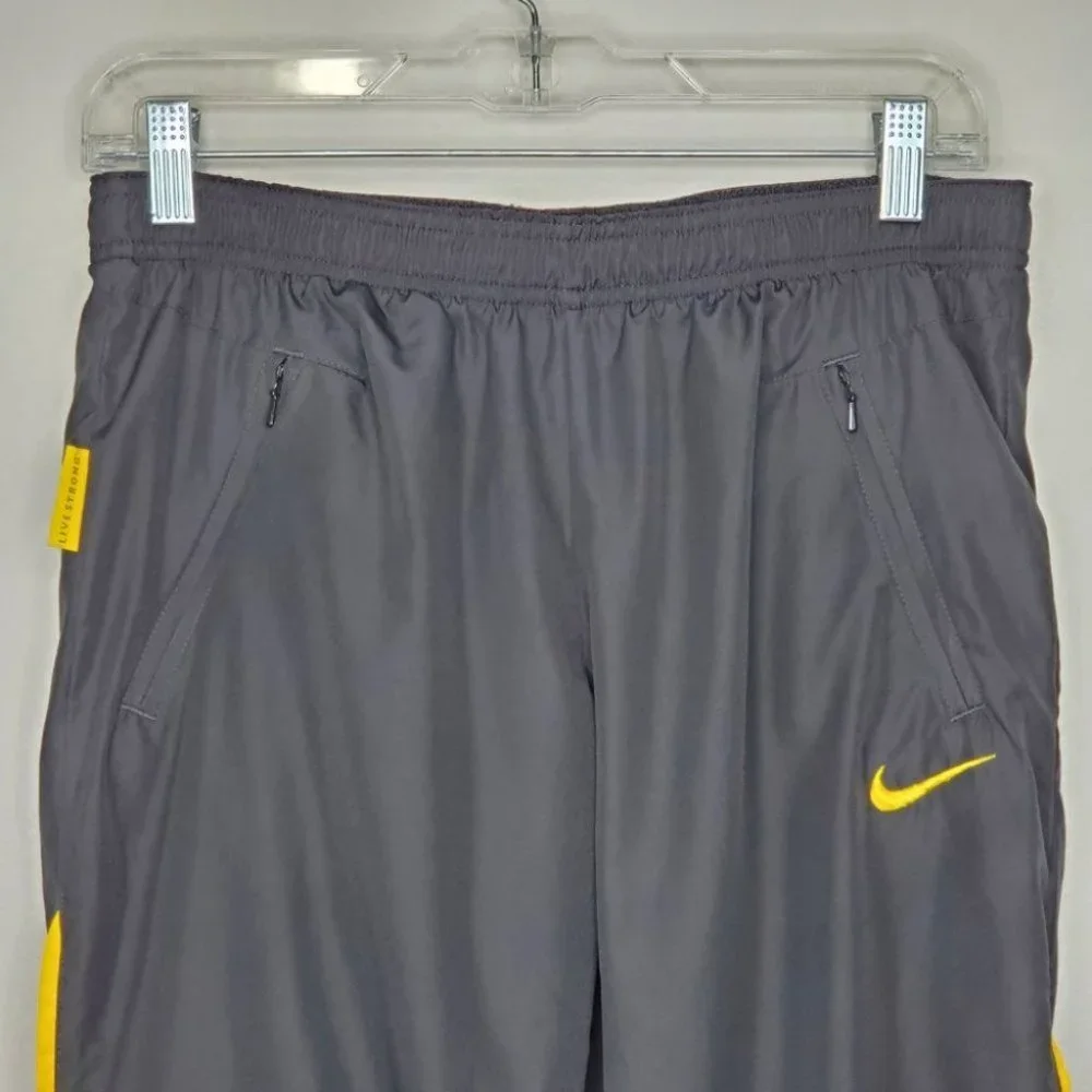Nike Fit Dry Livestrong Activewear Black Yellow Capri Bermuda Shorts Sz S (4-6)